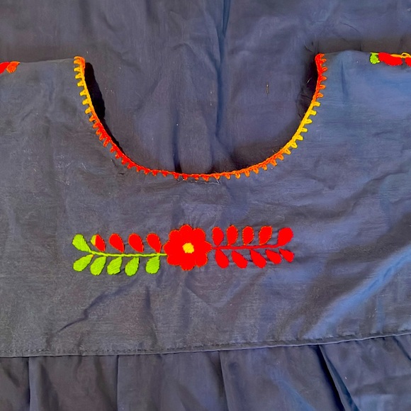 ⚜️🔷⚜️Traditional Mexican Tehuacán Embroidered woman’s dress - Picture 14 of 16